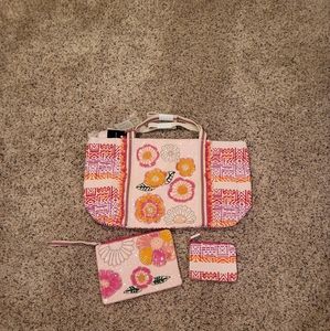 NWT* America & Beyond Tote Bag Set
